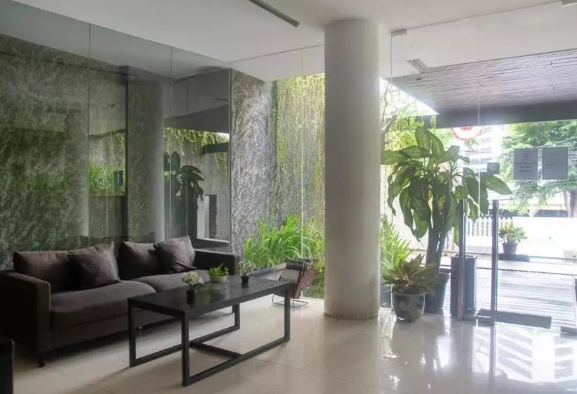 ホテル Oyo 3931 Wtc Kuningan