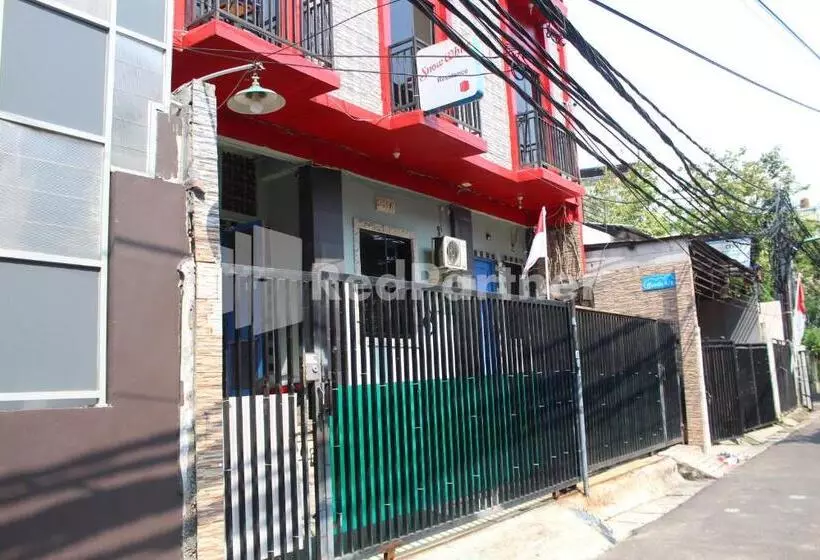 ホテル Snow White Residence Near Grogol Mitra Reddoorz