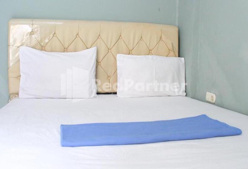 בית מלון כפרי Snow White Residence Near Grogol Mitra Reddoorz