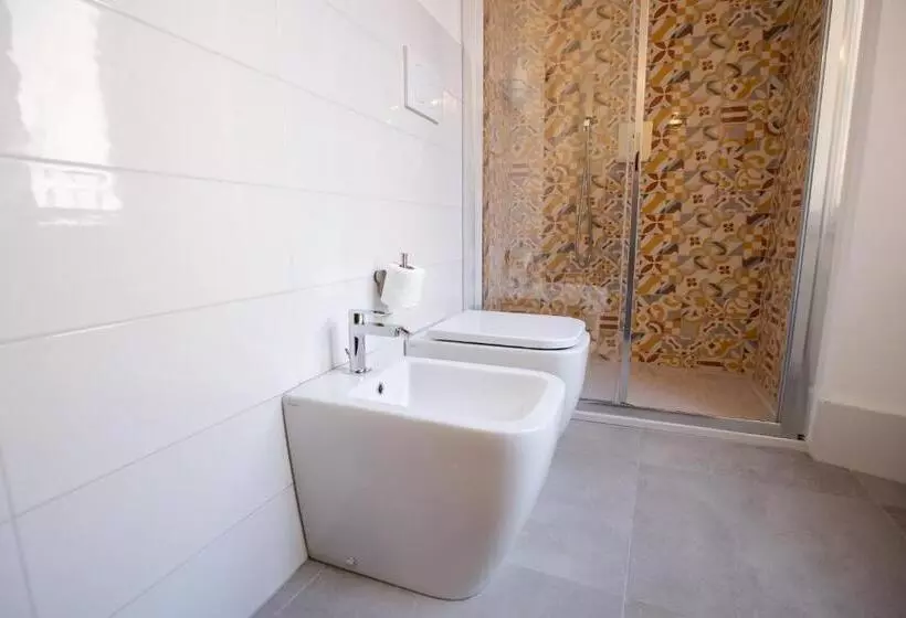 ペンション Piombino 1428