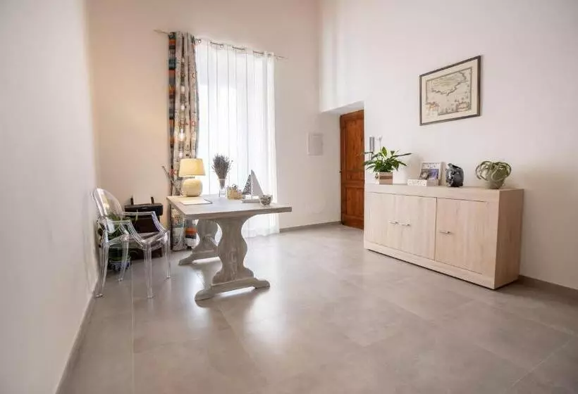 ペンション Piombino 1428