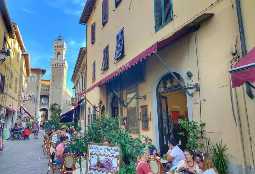 ペンション Piombino 1428