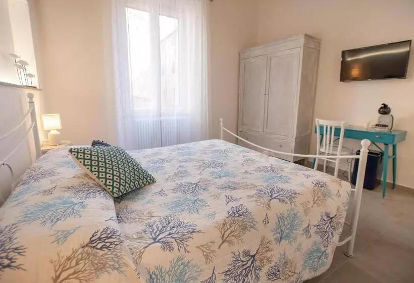 ペンション Piombino 1428