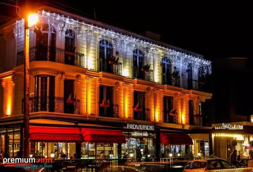 Premium Inn City Hotel & Restaurant Central Shopping Street Location !