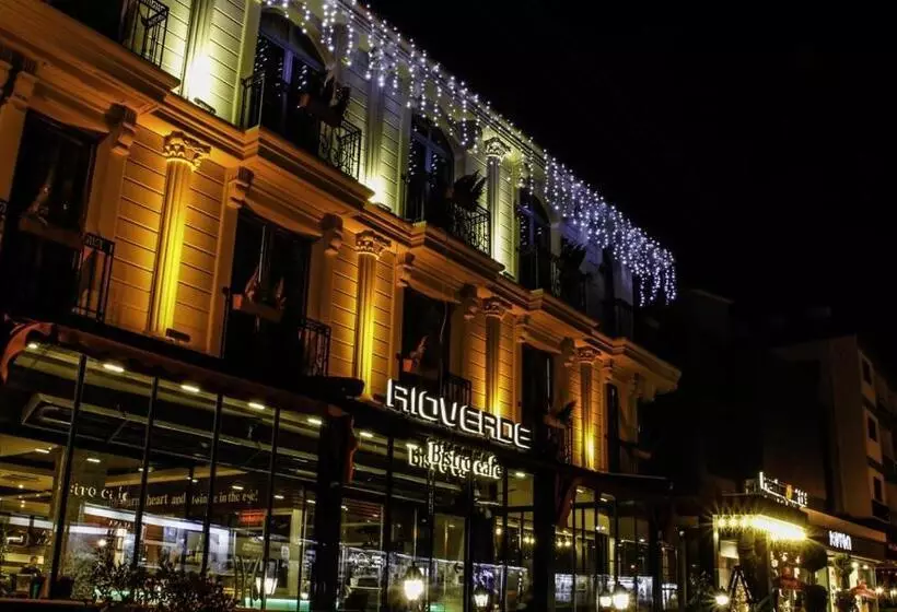 Premium Inn City Hotel & Restaurant Central Shopping Street Location !