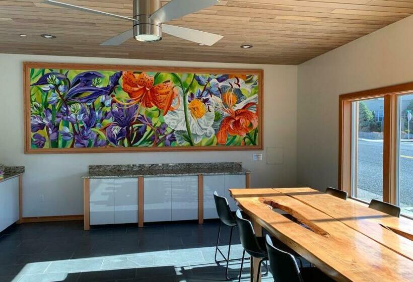 Wildflower Boutique Motel