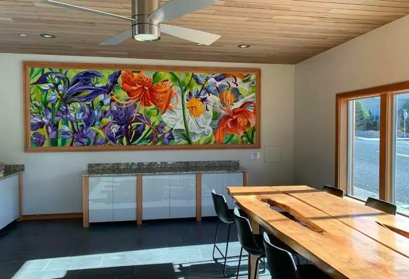 Wildflower Boutique Motel