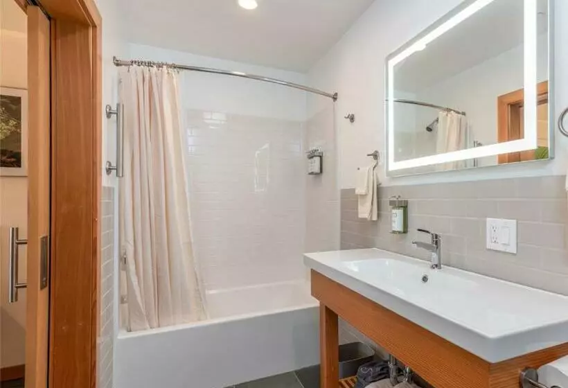 Wildflower Boutique Motel