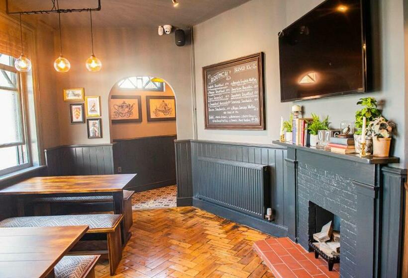 فندق صغير Kings Arms