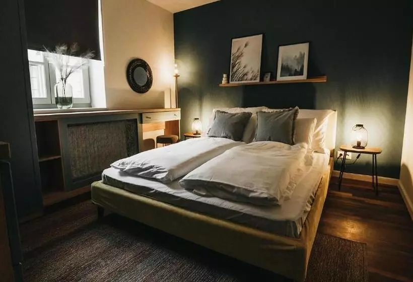تختخواب و صبحانه Room42   Suites & Apartments
