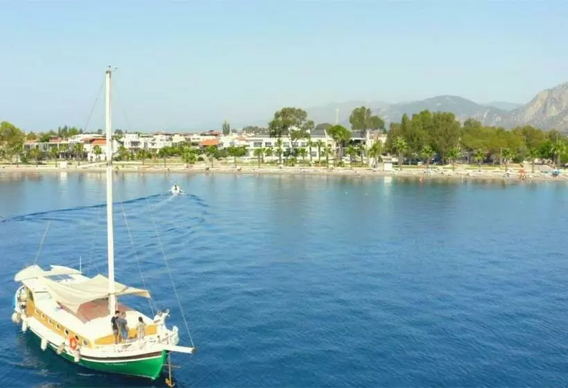 Dolunay Suit & Beach