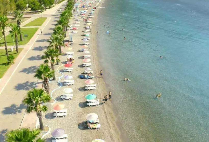 Dolunay Suit & Beach