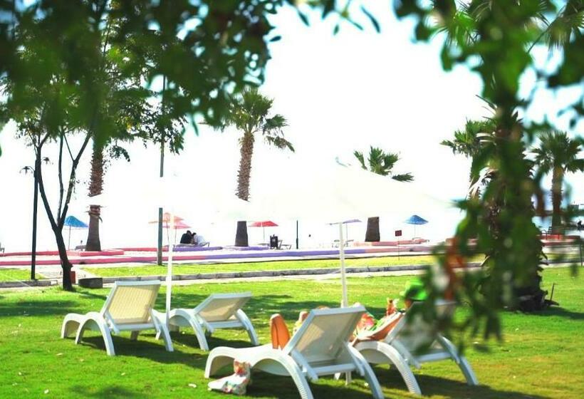 Dolunay Suit & Beach