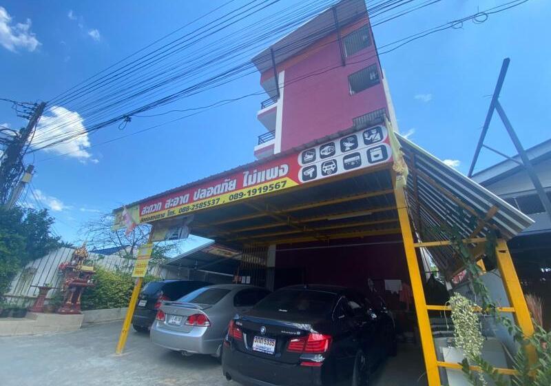 בית מלון כפרי Oyo 1135 Triple A Residence