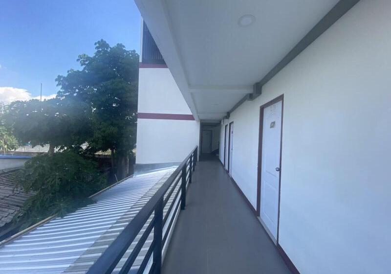 בית מלון כפרי Oyo 1135 Triple A Residence