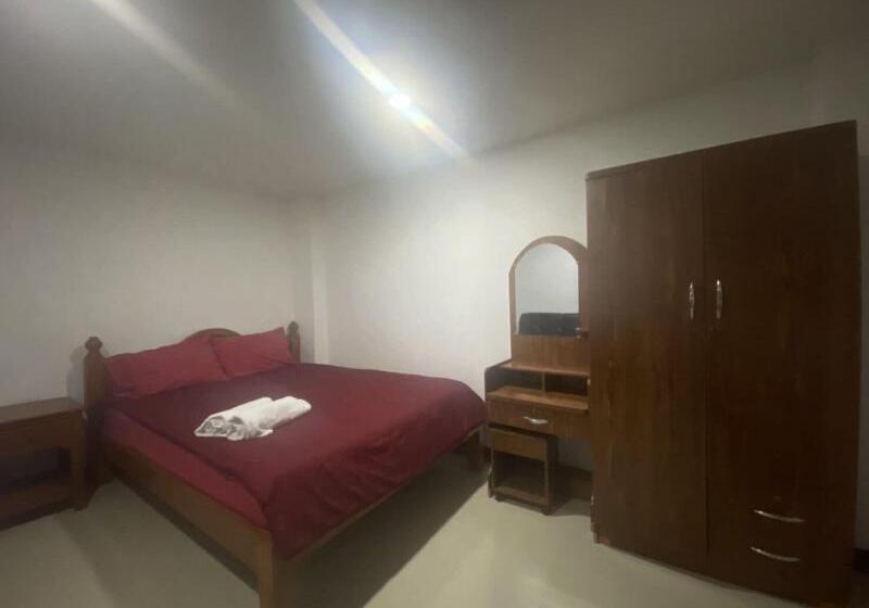 בית מלון כפרי Oyo 1135 Triple A Residence