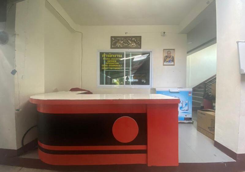 בית מלון כפרי Oyo 1135 Triple A Residence