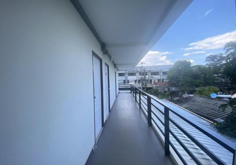 בית מלון כפרי Oyo 1135 Triple A Residence