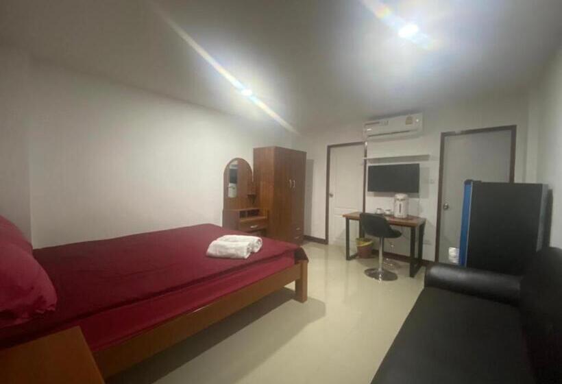 בית מלון כפרי Oyo 1135 Triple A Residence