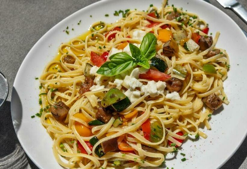 酒店 Villa Mayr Rooms & Suites