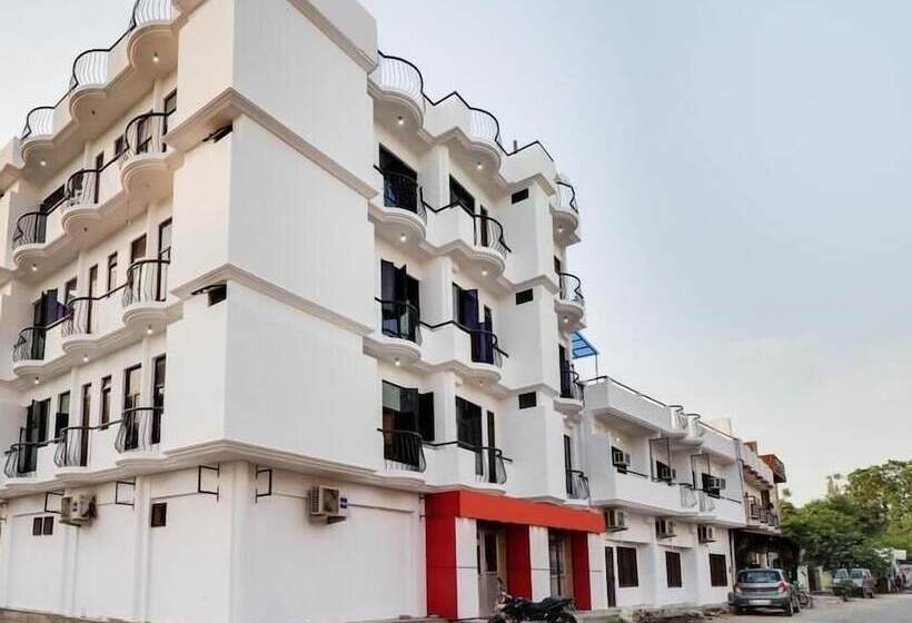 پانسیون Aryan