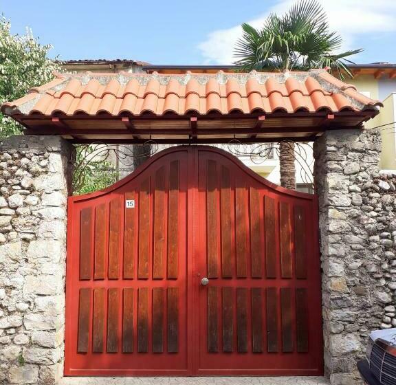 Pensjonat Guest House Zadeja