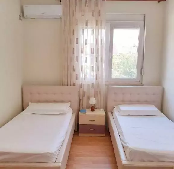 ペンション Guest House Zadeja