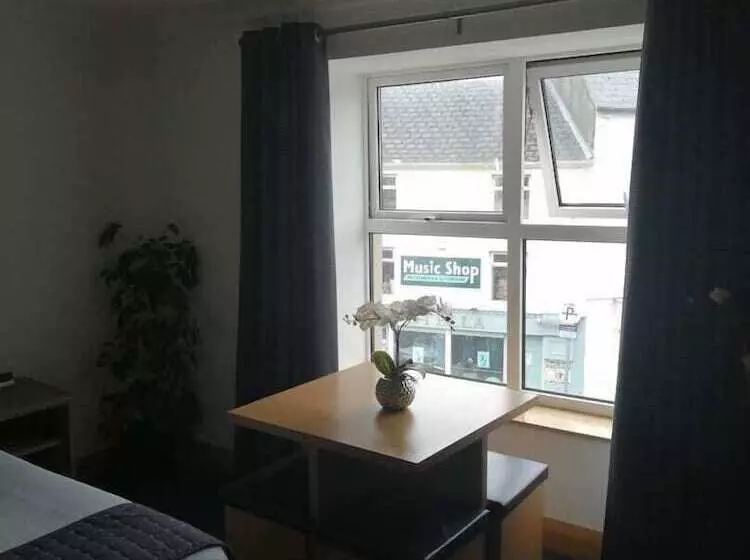 پانسیون Reveller Lodgings