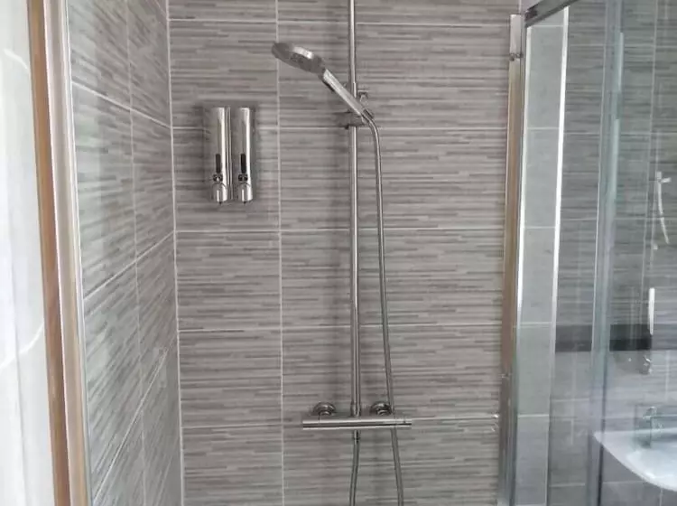 پانسیون Reveller Lodgings