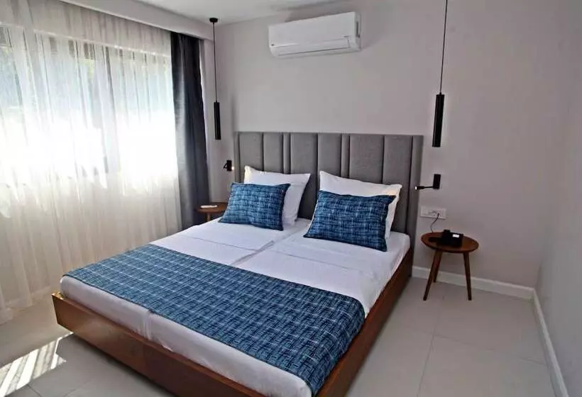Queen Residence & Apart