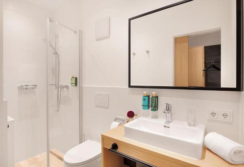 Stadthotel Oberndorf   24h Self Check In Terminal