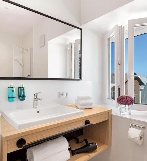 Stadthotel Oberndorf   24h Self Check In Terminal