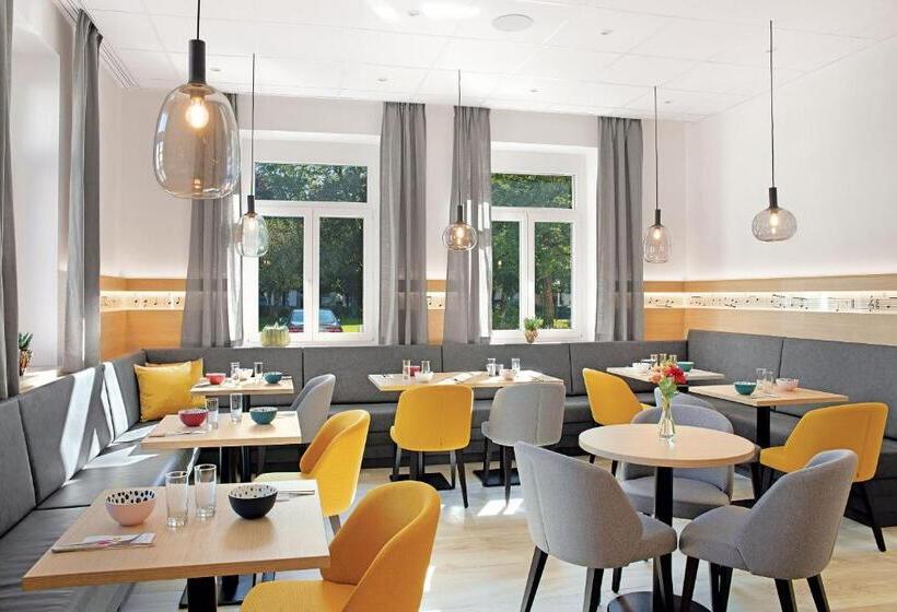 Stadthotel Oberndorf   24h Self Check In Terminal