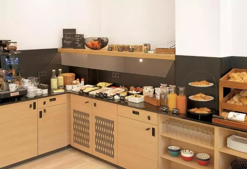 Stadthotel Oberndorf   24h Self Check In Terminal