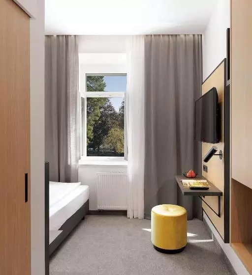 Stadthotel Oberndorf   24h Self Check In Terminal