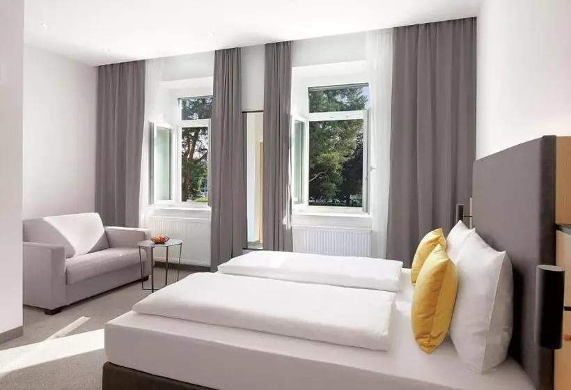 Stadthotel Oberndorf   24h Self Check In Terminal