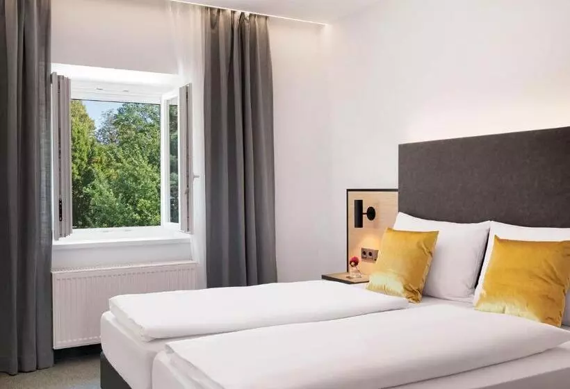 Stadthotel Oberndorf   24h Self Check In Terminal