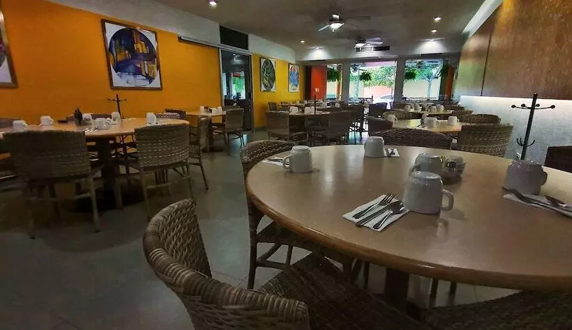 ホテル Azteca Inn