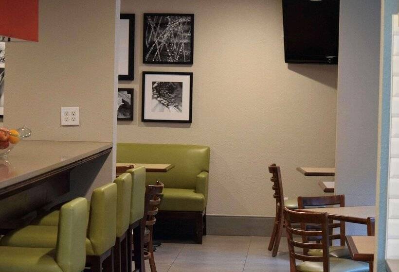 Country Inn & Suites By Radisson, Lincoln North Hotel And Conference Center, Ne