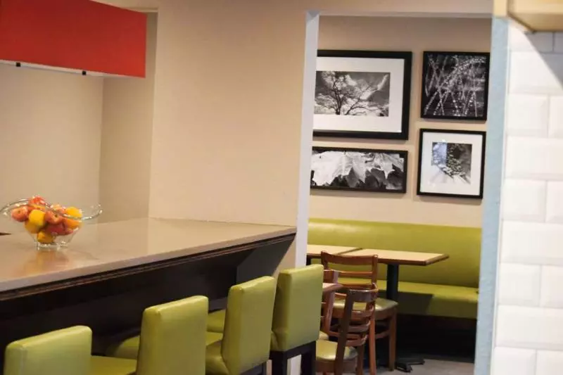 Country Inn & Suites By Radisson, Lincoln North Hotel And Conference Center, Ne