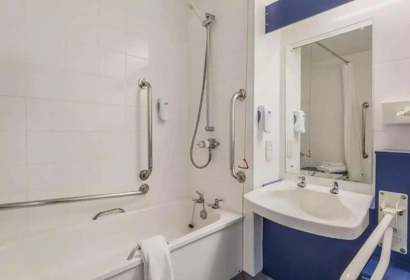 فندق Days Inn Magor