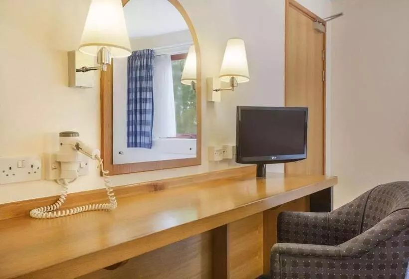 فندق Days Inn Magor