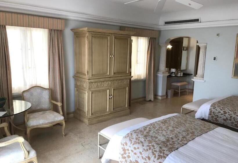 Hotelli Grand Isla Navidad Golf & Spa Resort With Marina