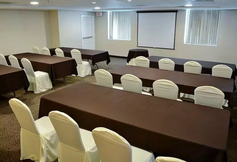 Отель Holiday Inn Reynosa Zona Dorada By Ihg