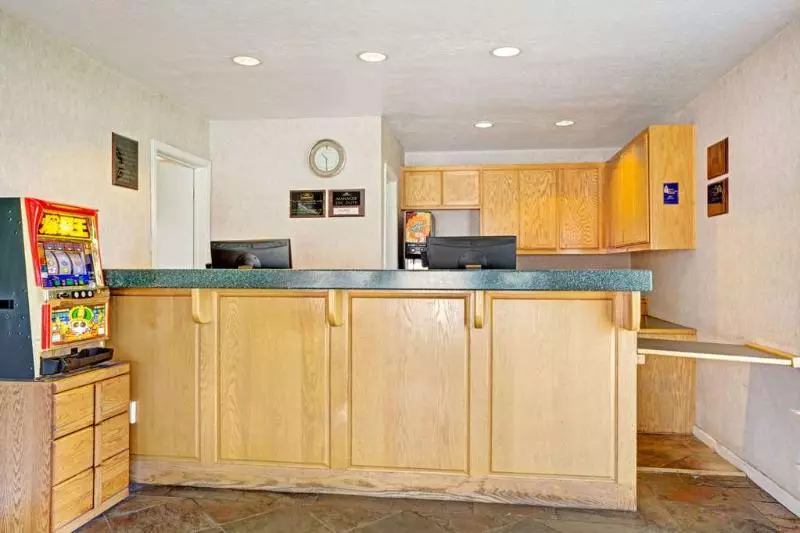 Отель Elevation Lodge