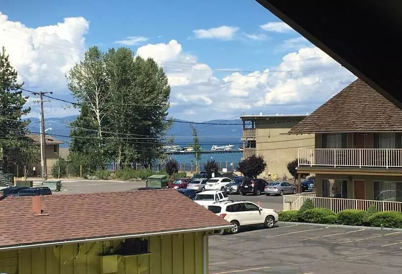 Отель Elevation Lodge