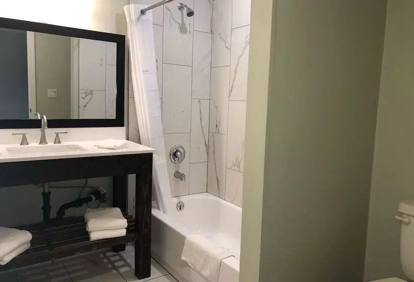 Отель Elevation Lodge