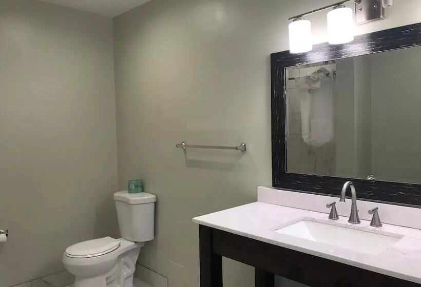 Отель Elevation Lodge