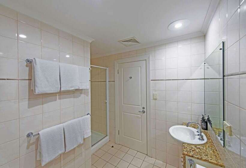 فندق Quality Apartments Adelaide Central