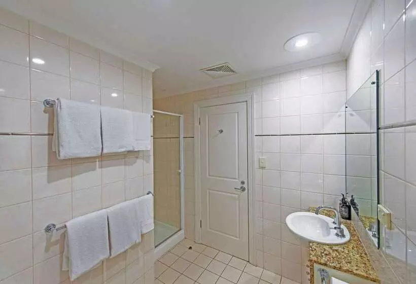 فندق Quality Apartments Adelaide Central